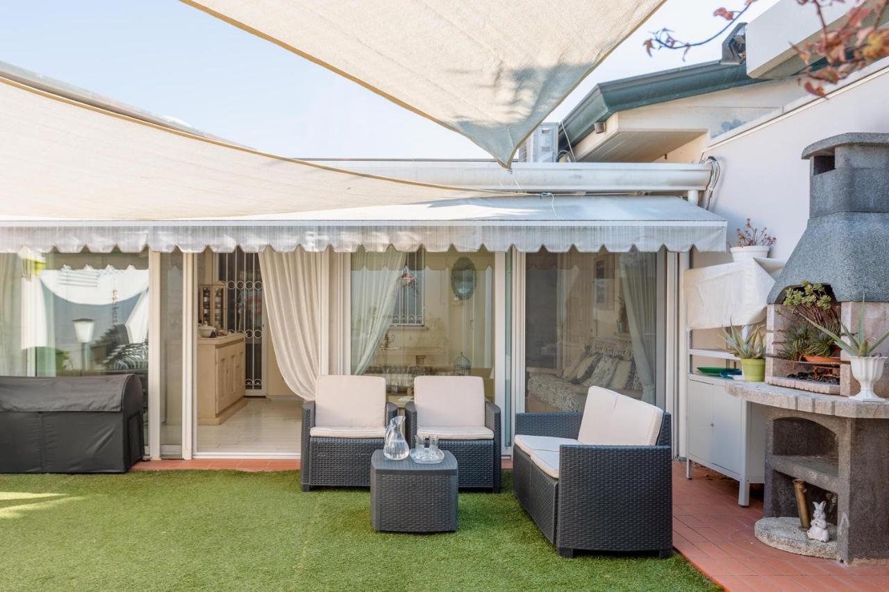 Elegante Villetta Viareggio Exterior foto